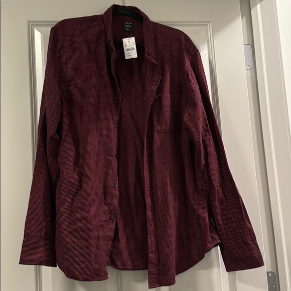 J. Crew Men’s Long-Sleeve Button Down - Picture 1 of 3